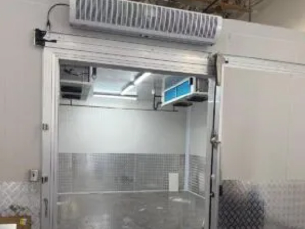 America Supermarket’s Walk in Freezer2