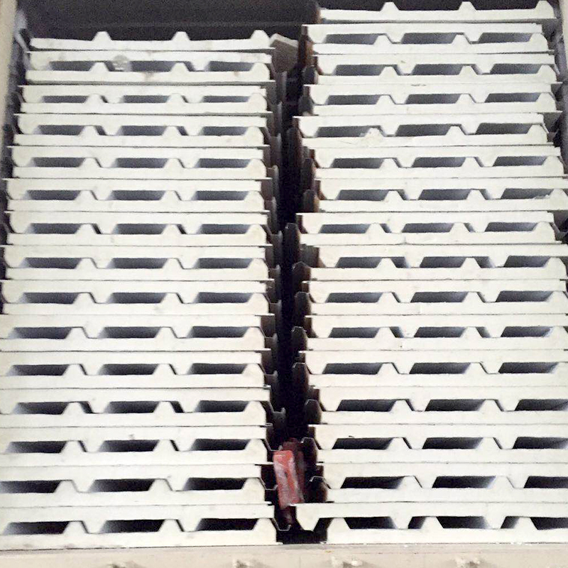 Cold room roof panel